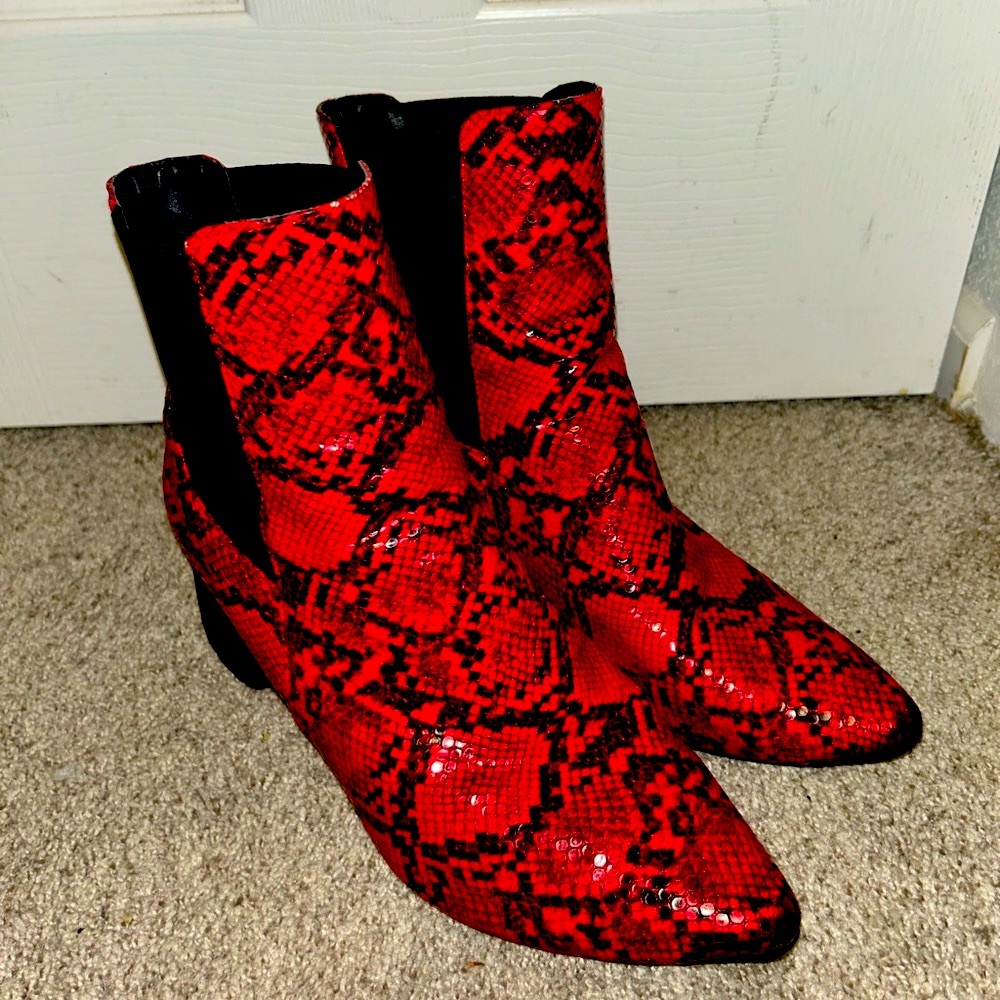 Designer Boutique ROCKSTAR Red Snake Print Heeled Ankle Boots Size: W13 M11